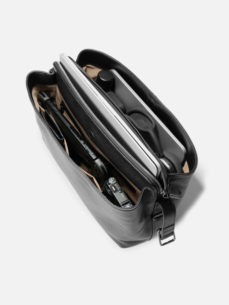 197 Envoy Crossbody