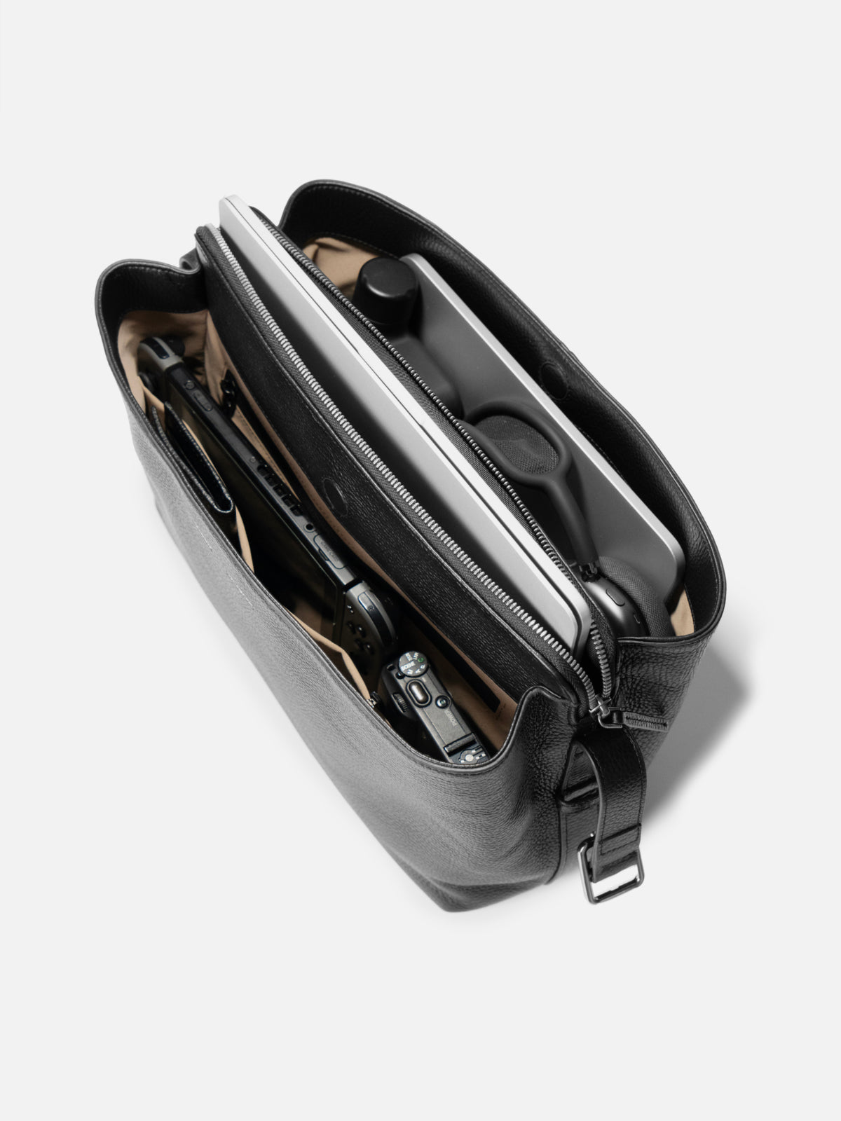 197 Envoy Crossbody