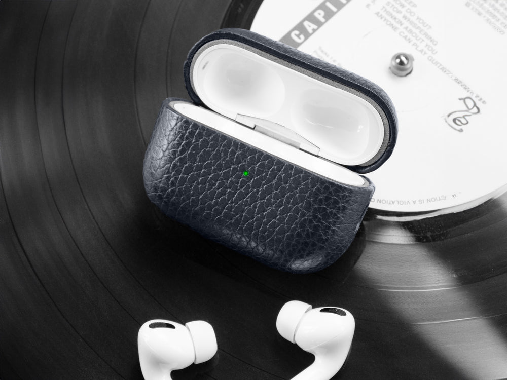 GRAMS(28) รุ่น 112 AirPods Pro Case (Pebbled Leather) - เคส AirPods Pro 2/1 - สี Navy Blue 11 GRAMS(28) รุ่น 112 AirPods Pro Case (Pebbled Leather) - เคส AirPods Pro 2/1 - สี Navy Blue