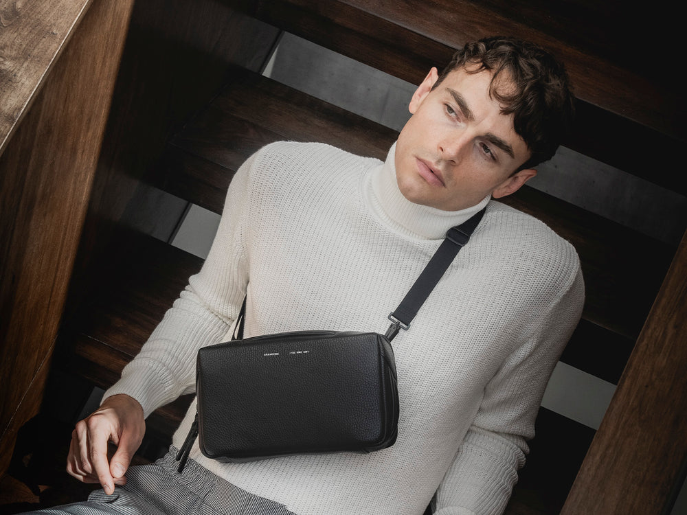 GRAMS(28) รุ่น 132 Essential Case Pro - กระเป๋าอเนกประสงค์ - สี Pebbled Black 14 GRAMS(28) รุ่น 132 Essential Case Pro - กระเป๋าอเนกประสงค์ - สี Pebbled Black