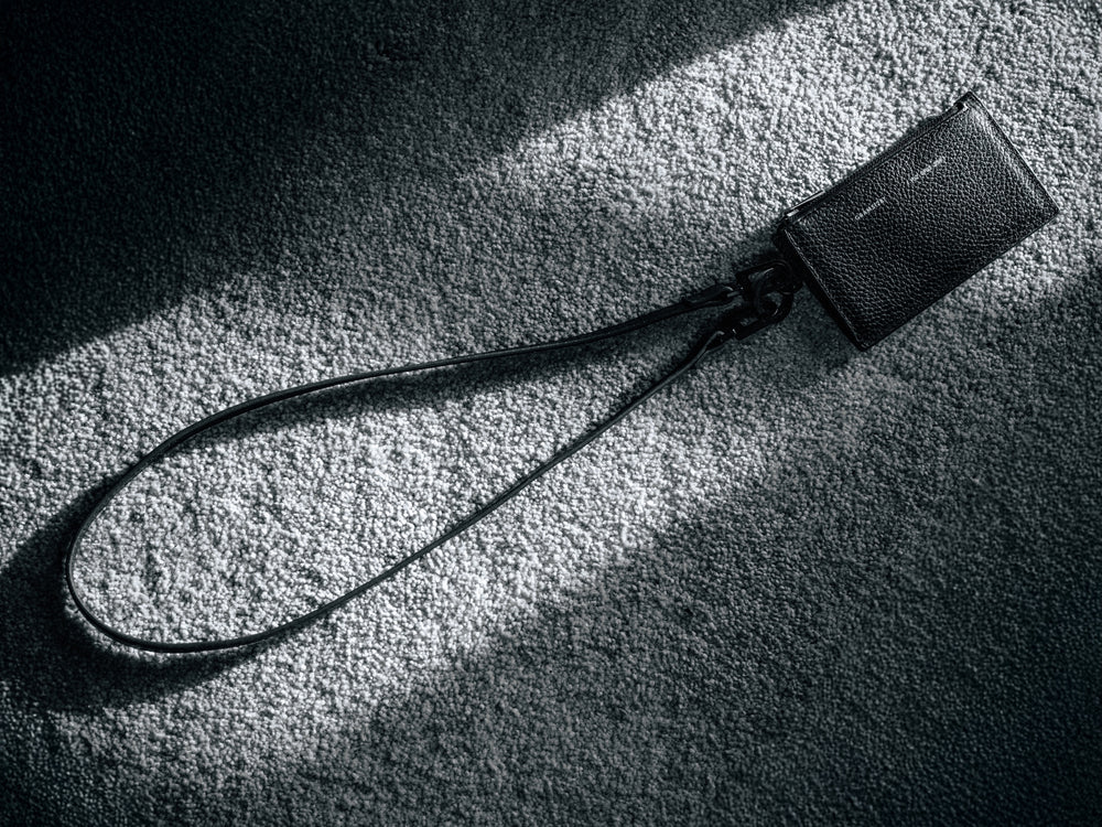 GRAMS(28) รุ่น Leather Lanyard (12mm) - สายสะพายเสริม - สี Navy Blue Pebbled