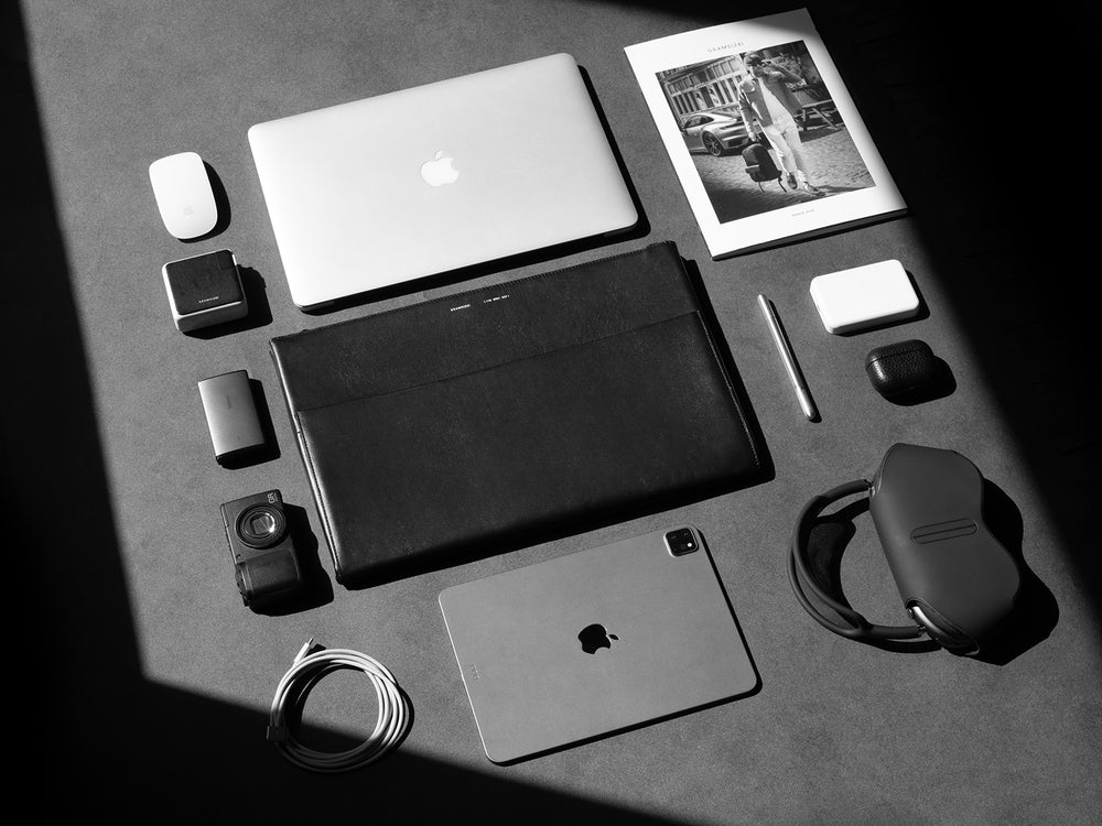 GRAMS(28) รุ่น 118 Leather Folio - ซองใส่ MacBook Air 15” / MacBook Pro 15" / MacBook Pro 16” - สี Nappa Olive 7 GRAMS(28) รุ่น 118 Leather Folio - ซองใส่ MacBook Air 15” / MacBook Pro 15" / MacBook Pro 16” - สี Nappa Olive