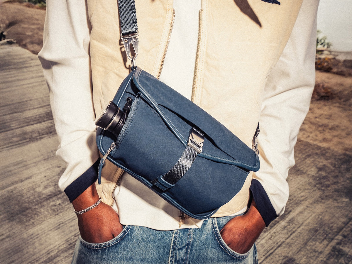 GRAMS(28) รุ่น 703 Urban Bottle Sling - กระเป๋าสะพายข้าง - สี Black