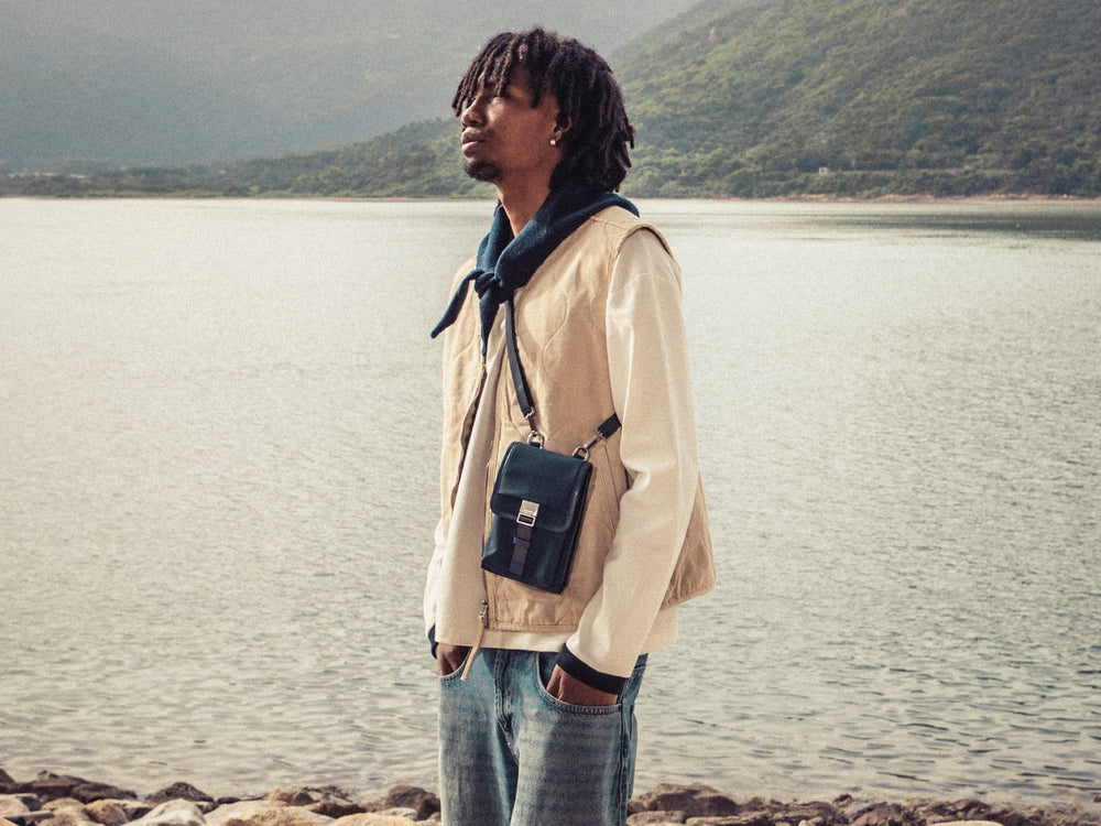 GRAMS(28) รุ่น 701 Urban Phone Sling - กระเป๋าสะพายข้าง - สี Off-White