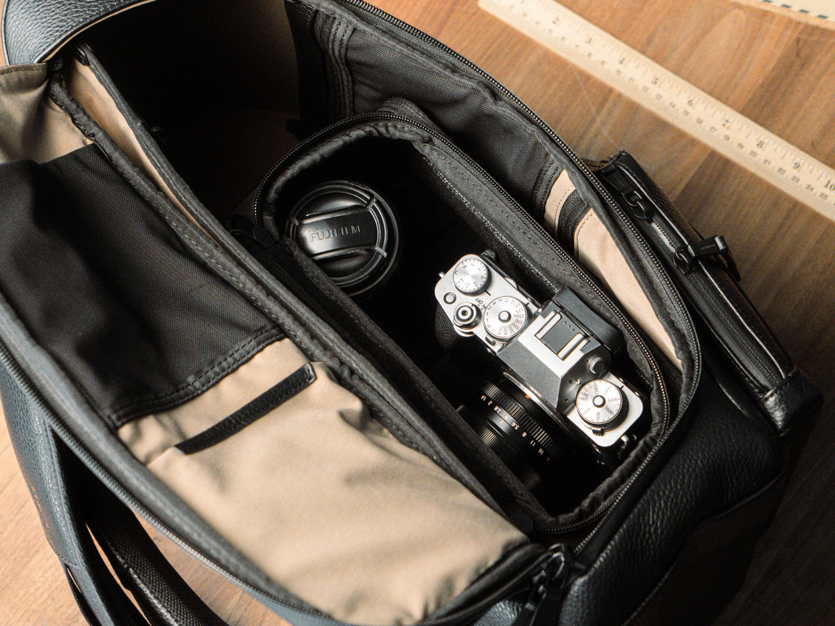 GRAMS(28) รุ่น 179 Seeker Backpack - กระเป๋าเป้ - สี Black Pebbled