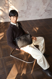 197 Envoy Crossbody