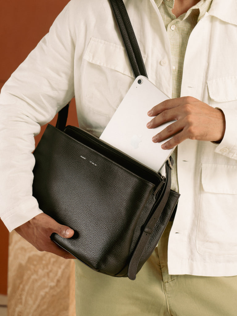 197 Envoy Crossbody