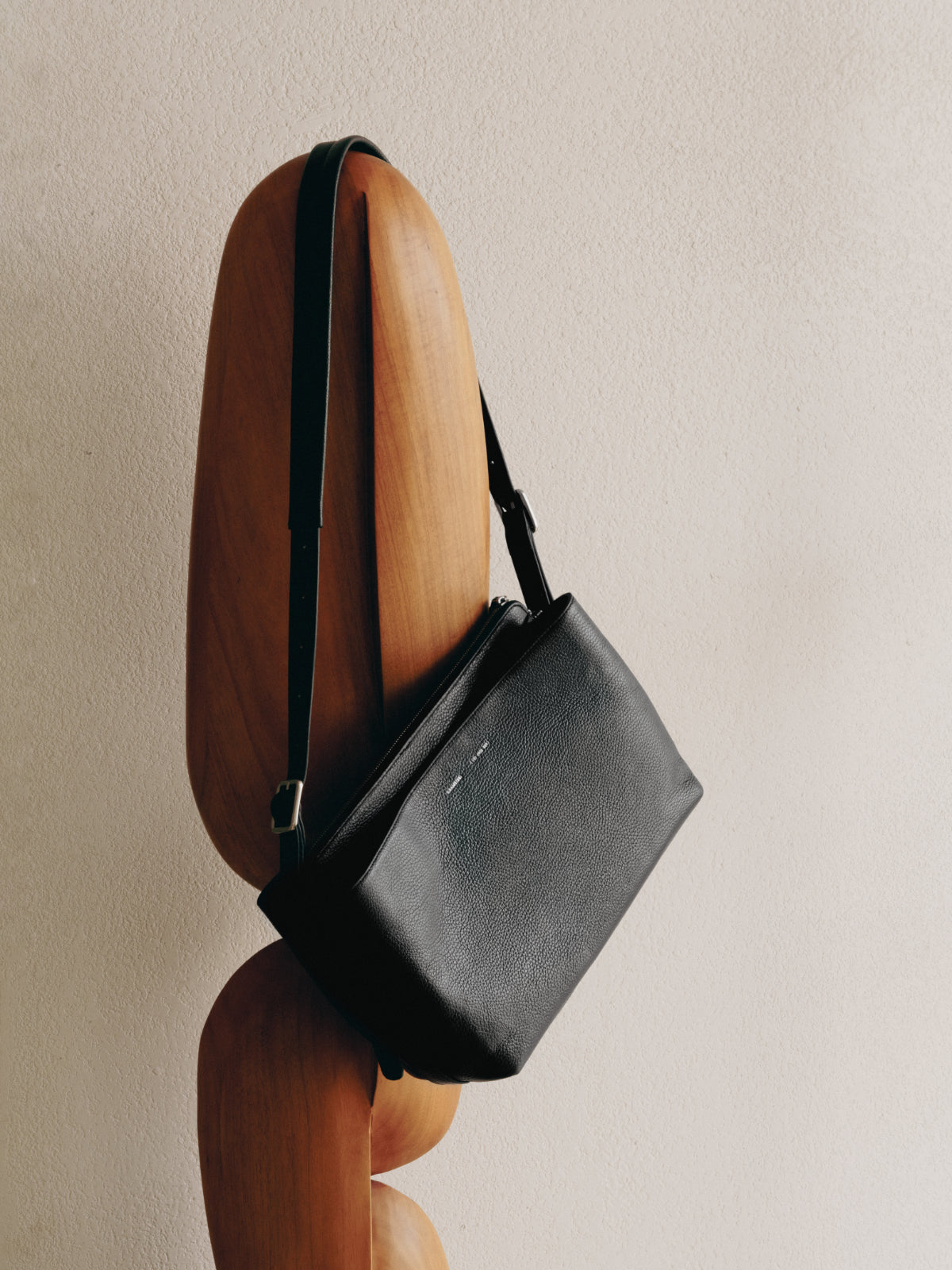 197 Envoy Crossbody