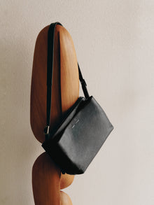197 Envoy Crossbody
