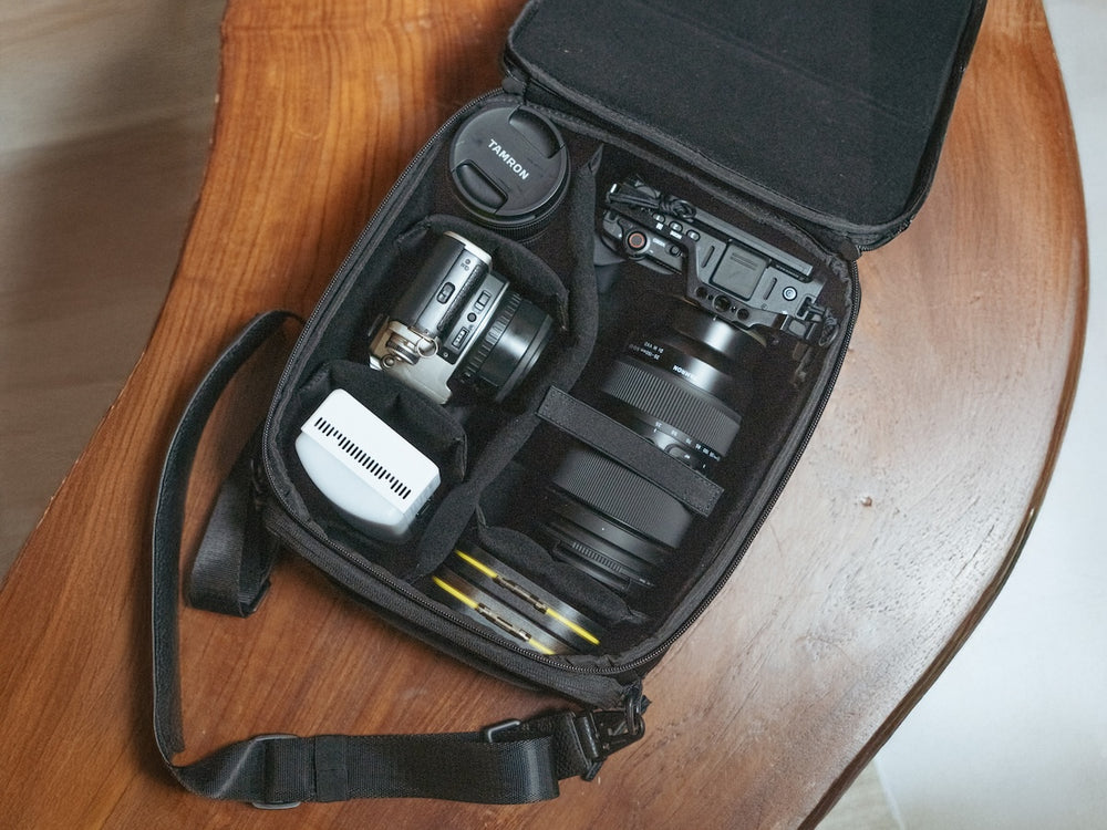 GRAMS(28) รุ่น Camera Cube Pro (Large) - กระเป๋าใส่กล้อง - สี Black