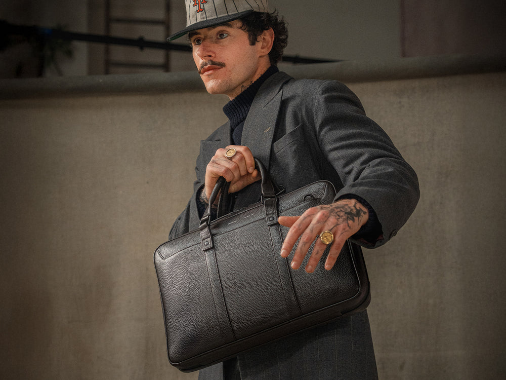 GRAMS(28) รุ่น 176 Essential Briefcase - กระเป๋า - สี Black