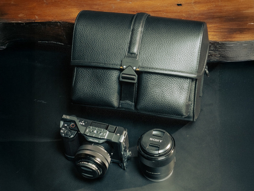 GRAMS(28) รุ่น 174 Rogue Sling - กระเป๋าสะพายข้าง - สี Pebbled Black