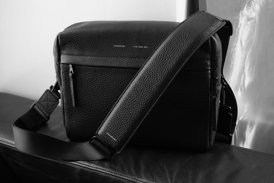 GRAMS28 รุ่น Padded Strap (38mm) - สี Black