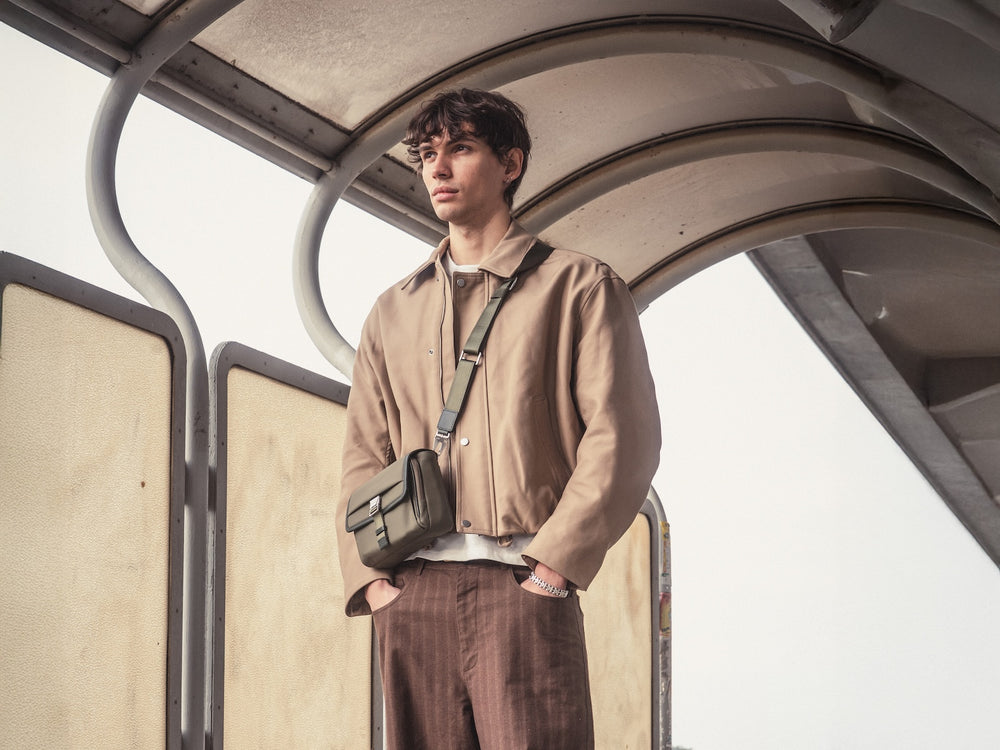 GRAMS(28) รุ่น 702 Urban Pack - กระเป๋าสะพายข้าง - สี Off-White 26 GRAMS(28) รุ่น 702 Urban Pack - กระเป๋าสะพายข้าง - สี Off-White