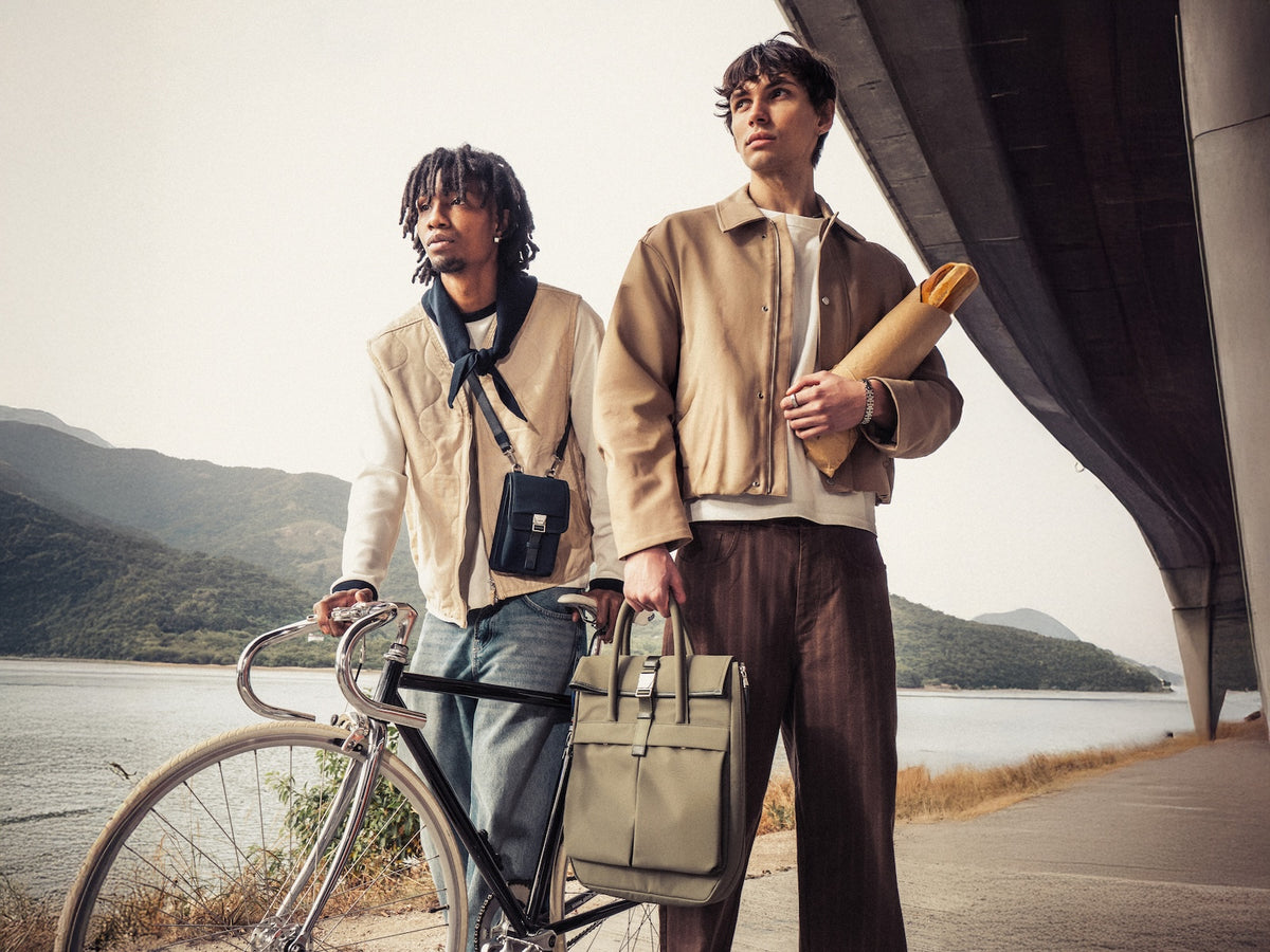 GRAMS(28) รุ่น 704 Urban Folio Bag - กระเป๋าถือ - สี Blue 22 GRAMS(28) รุ่น 704 Urban Folio Bag - กระเป๋าถือ - สี Blue