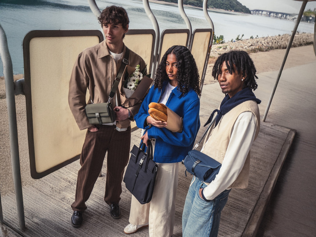 GRAMS(28) รุ่น 703 Urban Bottle Sling - กระเป๋าสะพายข้าง - สี Black