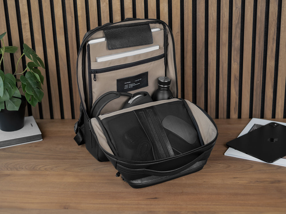 GRAMS(28) รุ่น 150 Daypack - กระเป๋าเป้สะพายหลัง - สี Pebbled Black 32 GRAMS(28) รุ่น 150 Daypack - กระเป๋าเป้สะพายหลัง - สี Pebbled Black